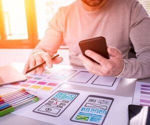 Mobil uygulaması olan e-ticaret sitelerinin avantajları nelerdir?